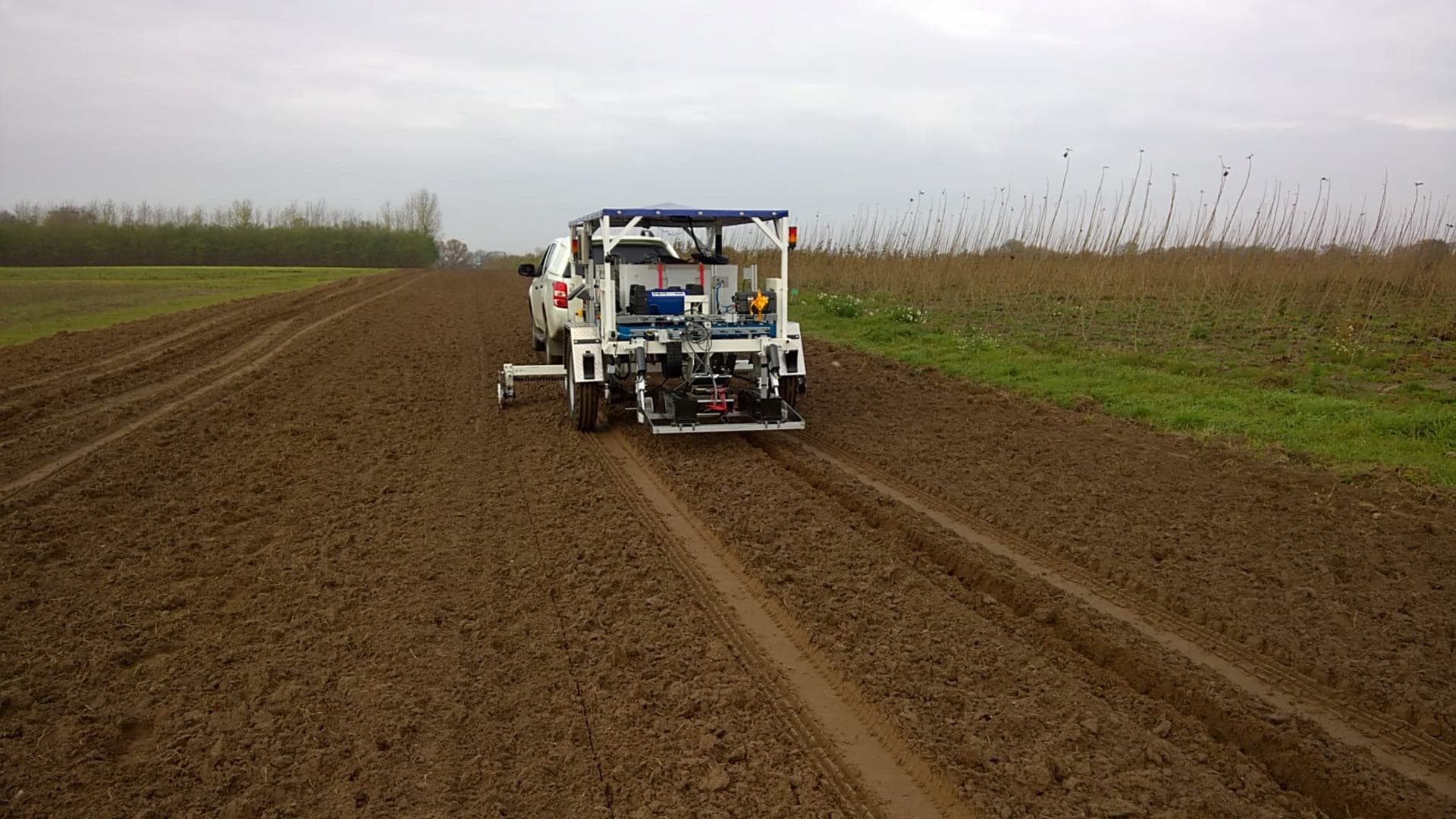 Soil nutrient detection for precision agriculture with handheld LIBS